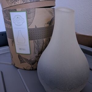 Scentsy Frosted  Glass Instill Diffuser Shade- Teardrop Silhouette